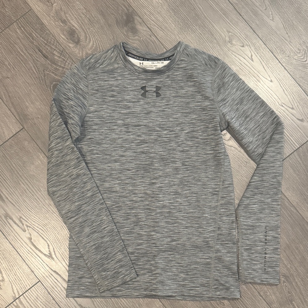 Under Armour Kids Long Sleeve Tee in Gray